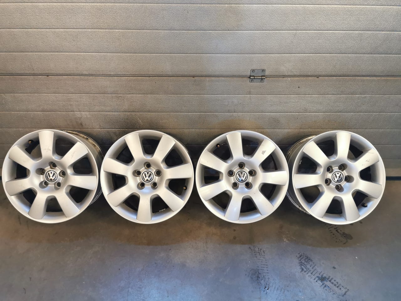 16   5x100 VW New Beetle Borbetin alkuperäiset aluvanteet