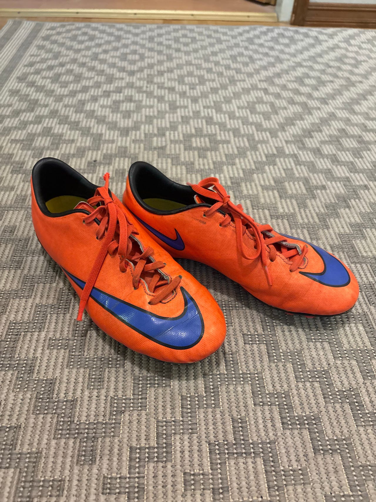 Nike jalkapallokengät koko 38 oranssi