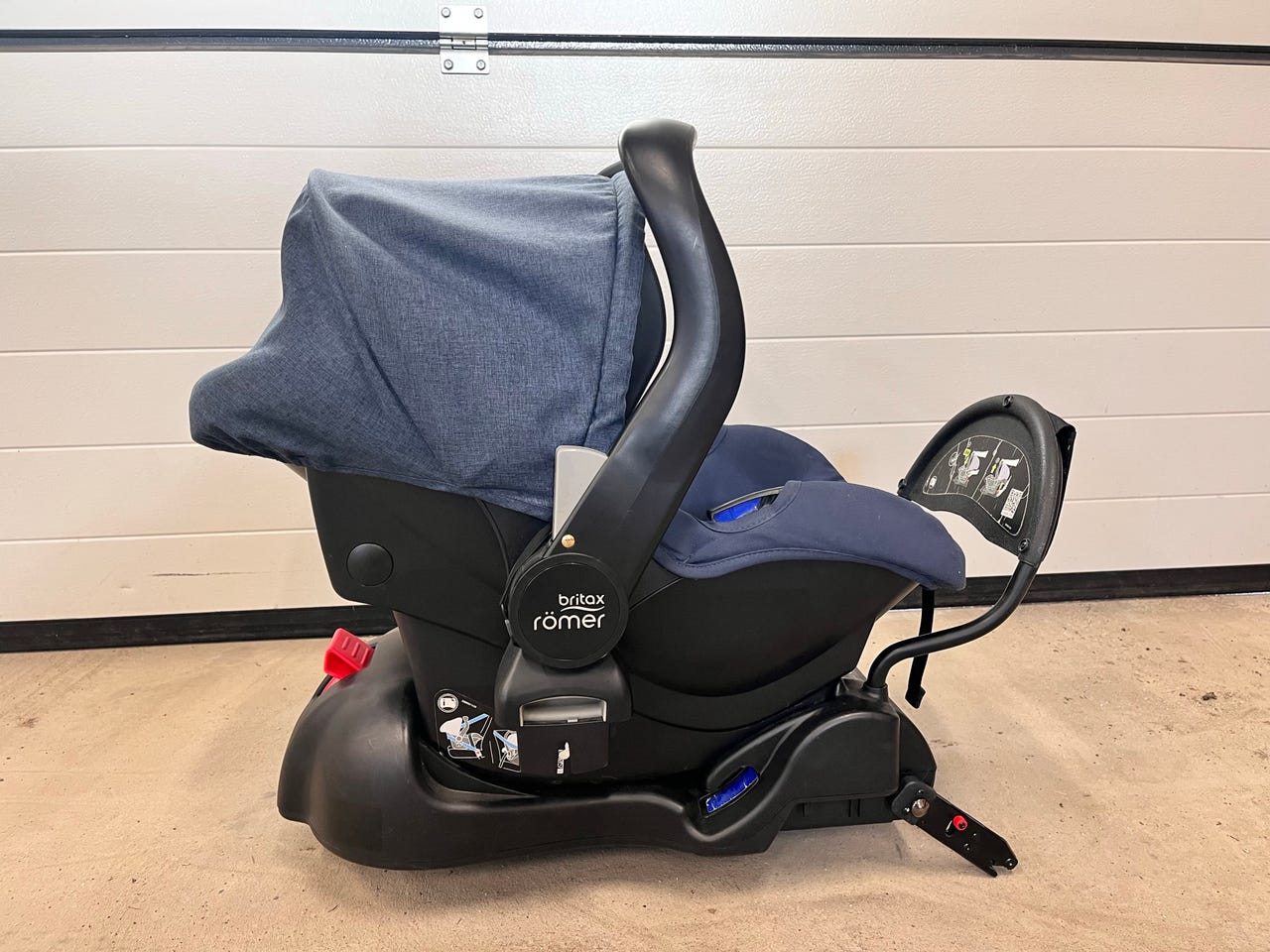 Britax-Römer turvakaukalo 0-13 kg + isofix-telakka