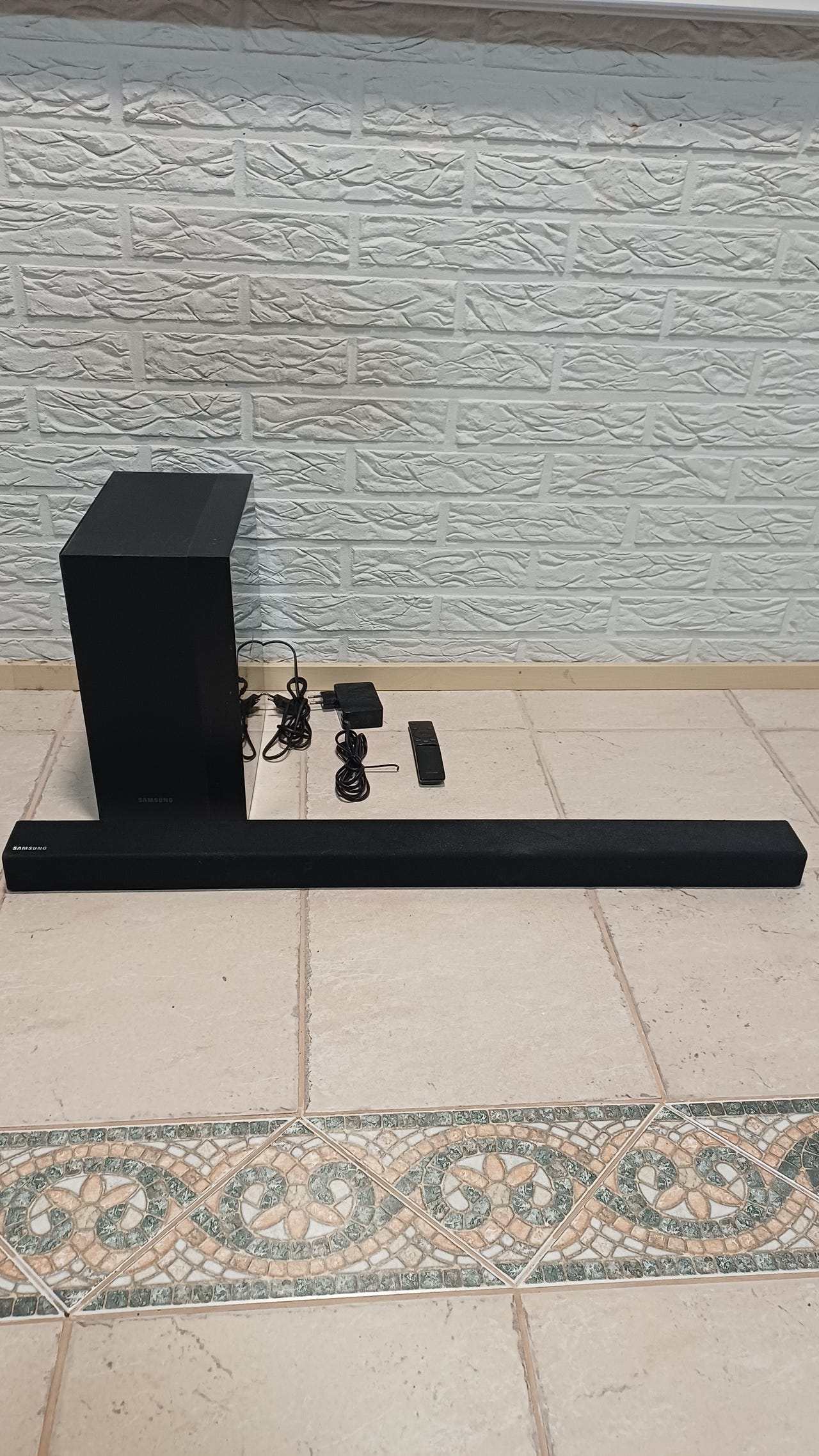 Samsung 2.1 Soundbar ja langaton subwoofer
