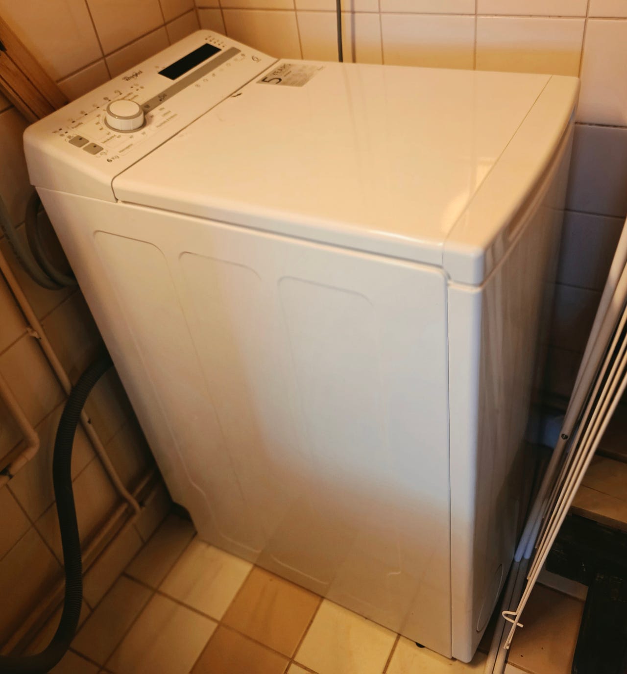 WHIRLPOOL PESUKONE
