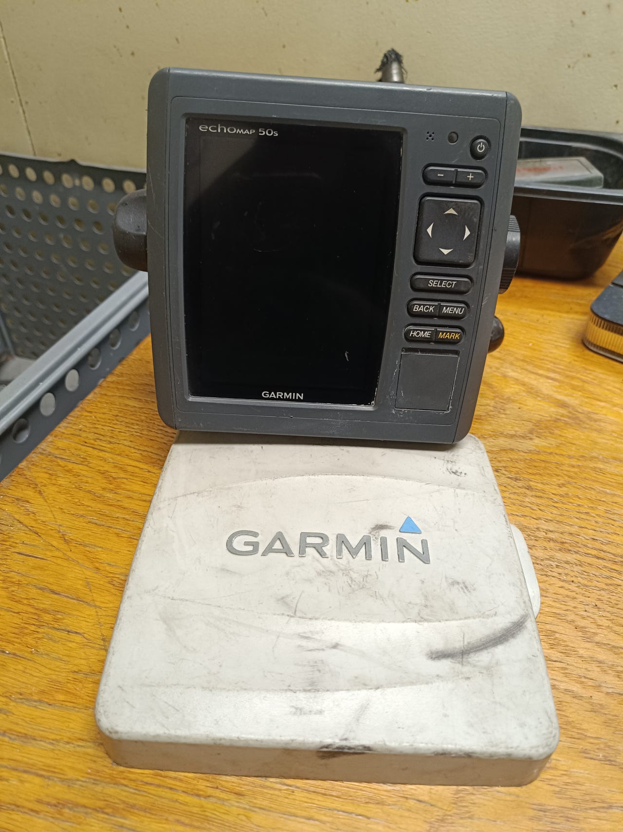 Vesijetissä ollut Garmin echoMAP 50s kaikuluotain / plotteri inte