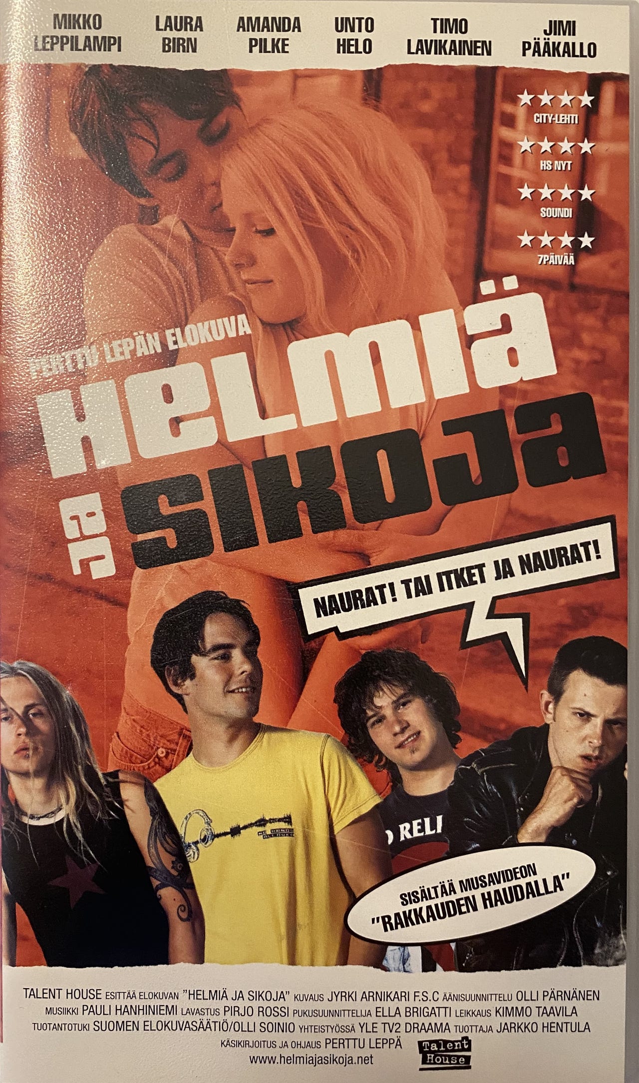 Helmiä ja Sikoja