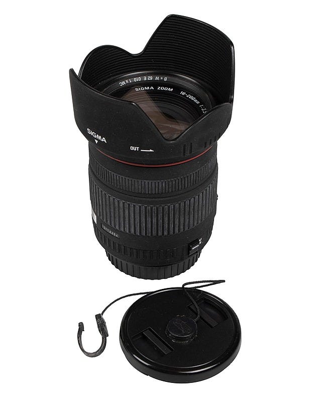 SIGMA DC 18-200 mm objektiivi