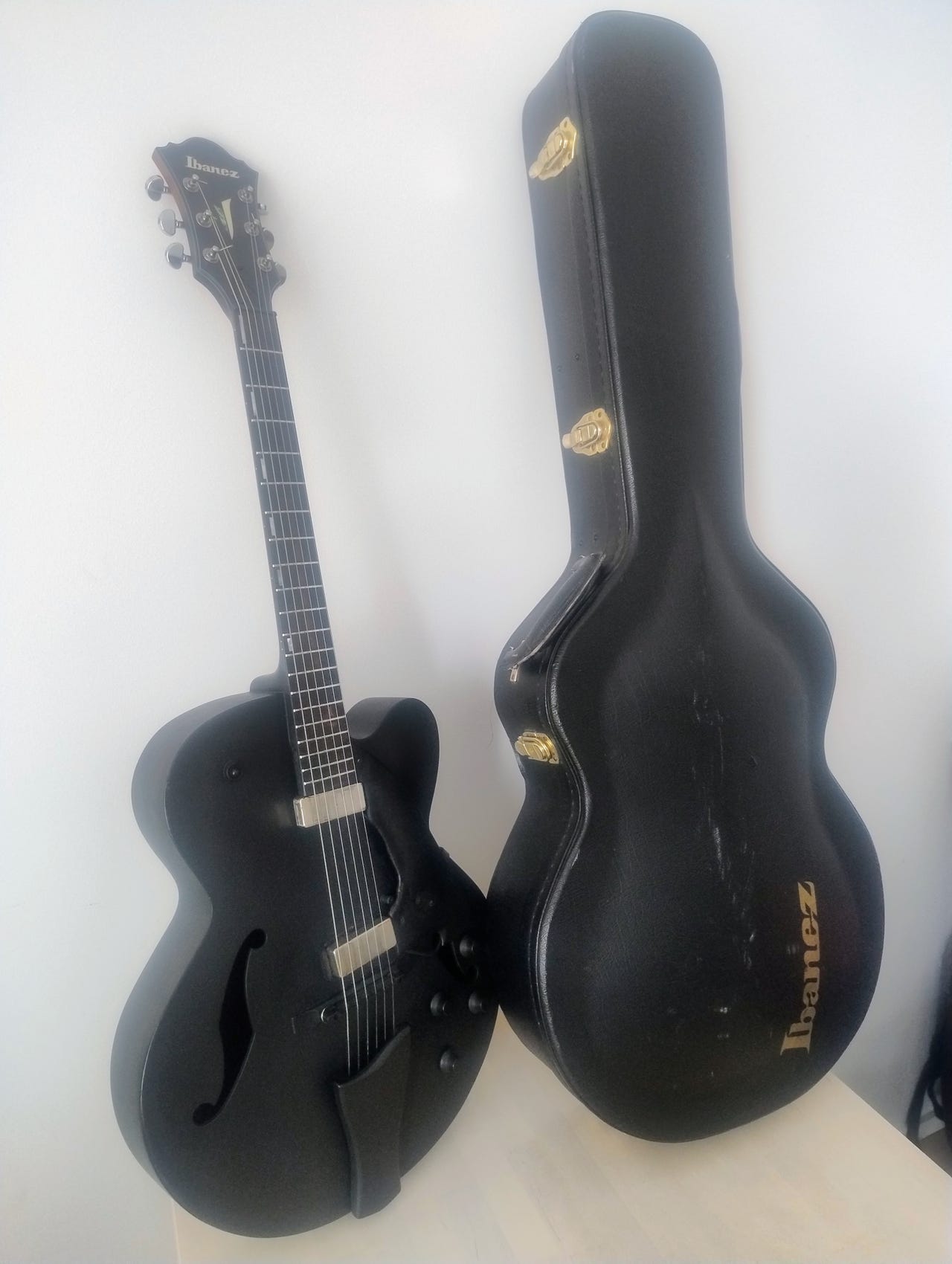Ibanez AFC95 ja laukku kunnostettavaksi