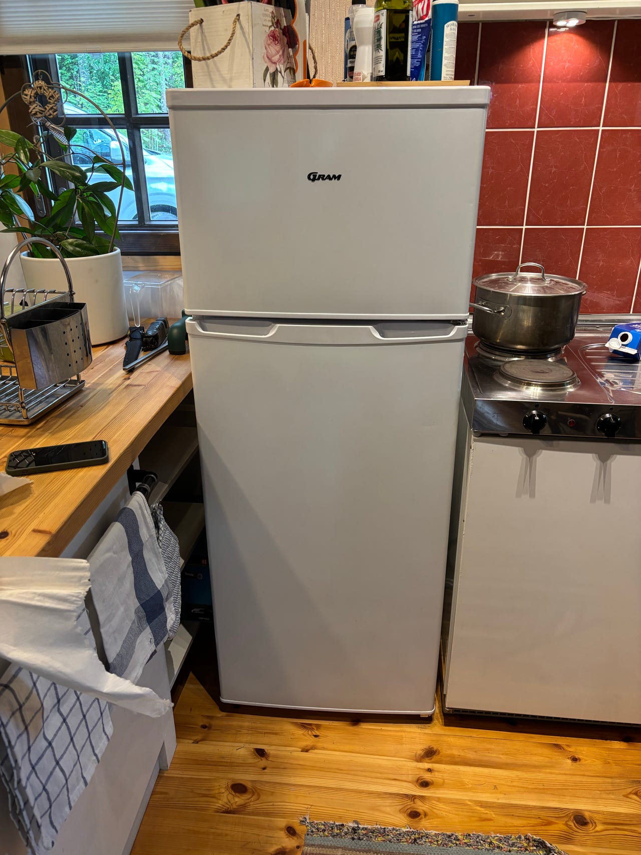 Gram jääkaappi