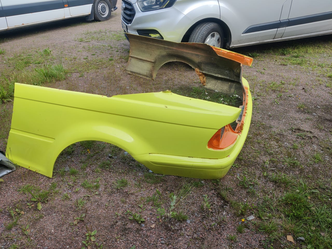 E46 coupe kuituperä