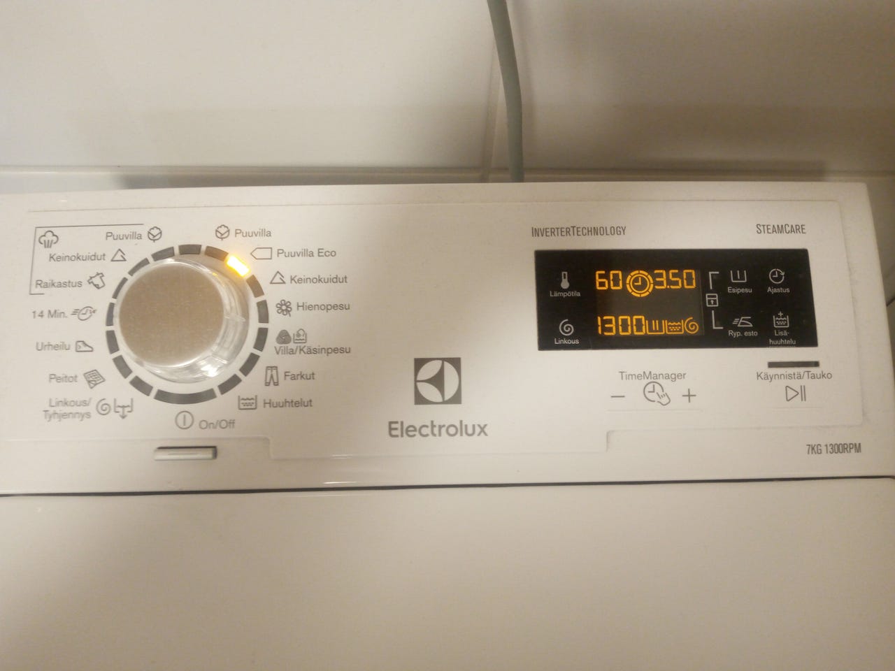 Electrolux pyykinpesukone 7kg kapea malli