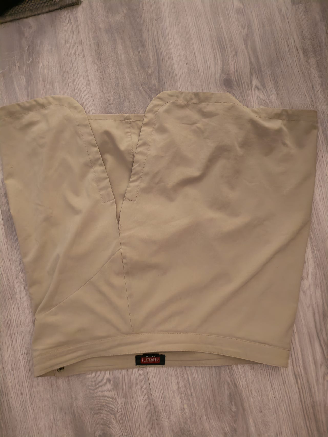 Halti shortsit koko 40 beige