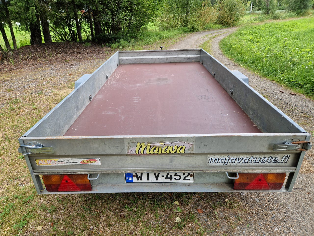 Hyväkuntoinen huollettu Majava M 5030 LJ -peräkärry (750 kg)