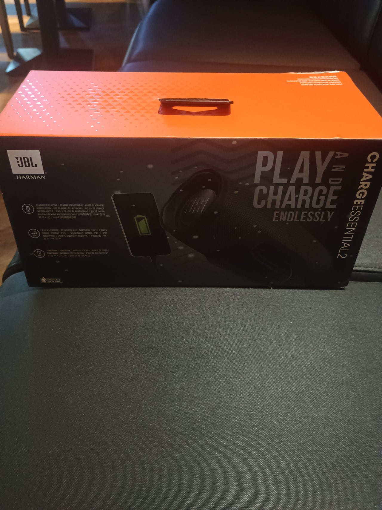JBL charge essential2