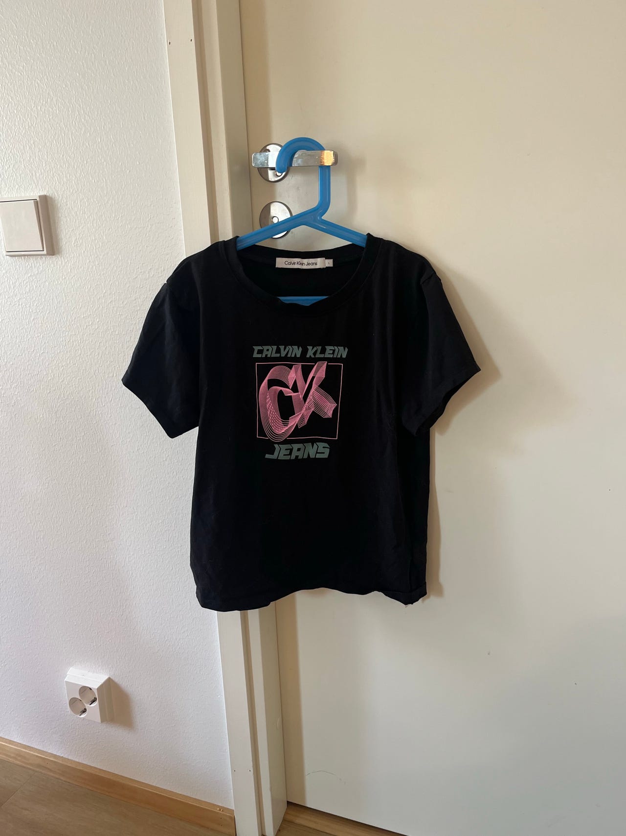 Vähän käytetty Calvin Klein t-paita