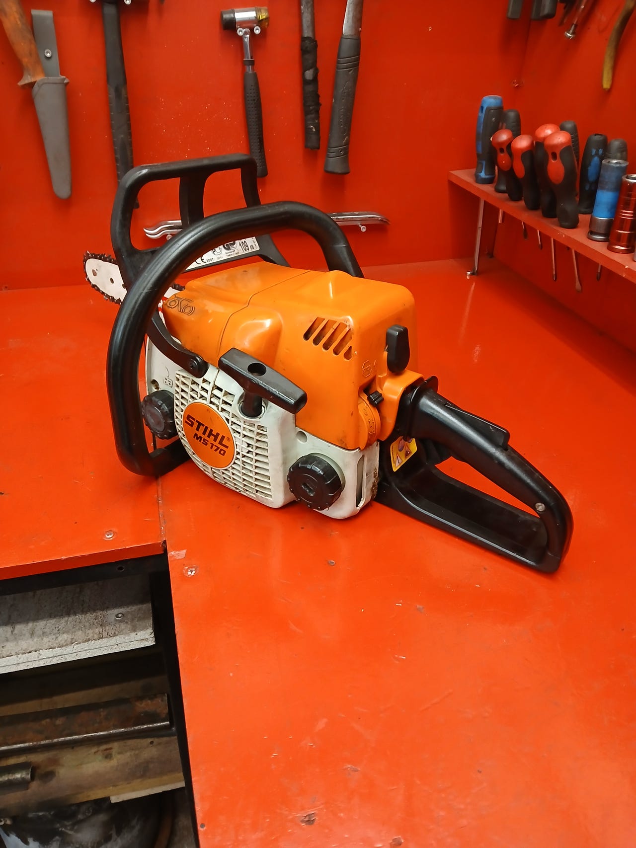 Moottorisaha STIHL MS170, huollettu juuri