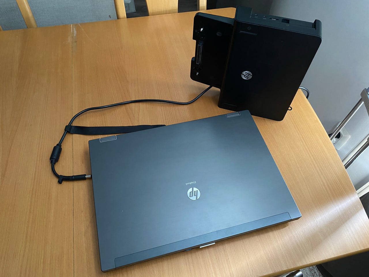 HP EliteBook 8740W SDD työläppäri ja telakka