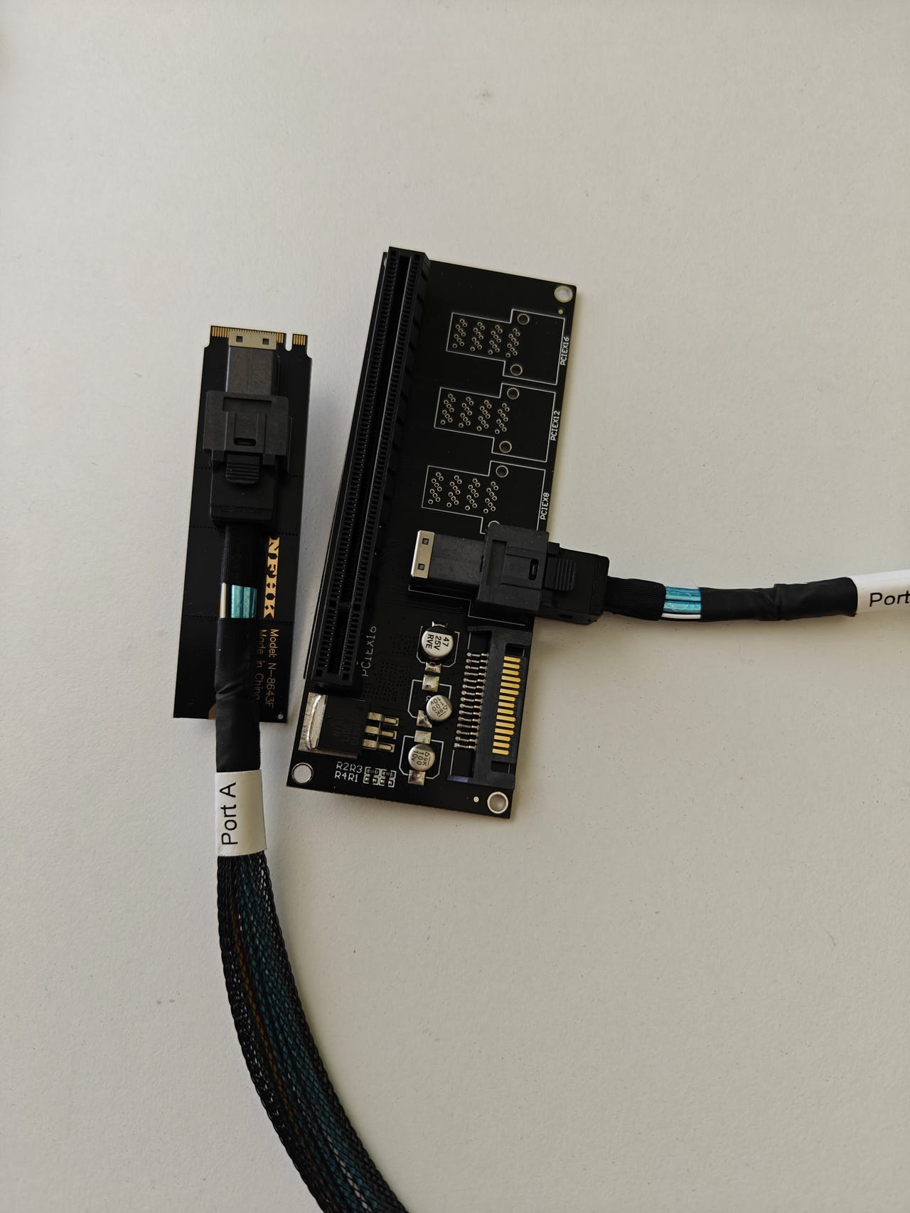 NVMe M.2 NGFF -> PCIe 3.0 x4/x16 riser-kortti kaapelilla