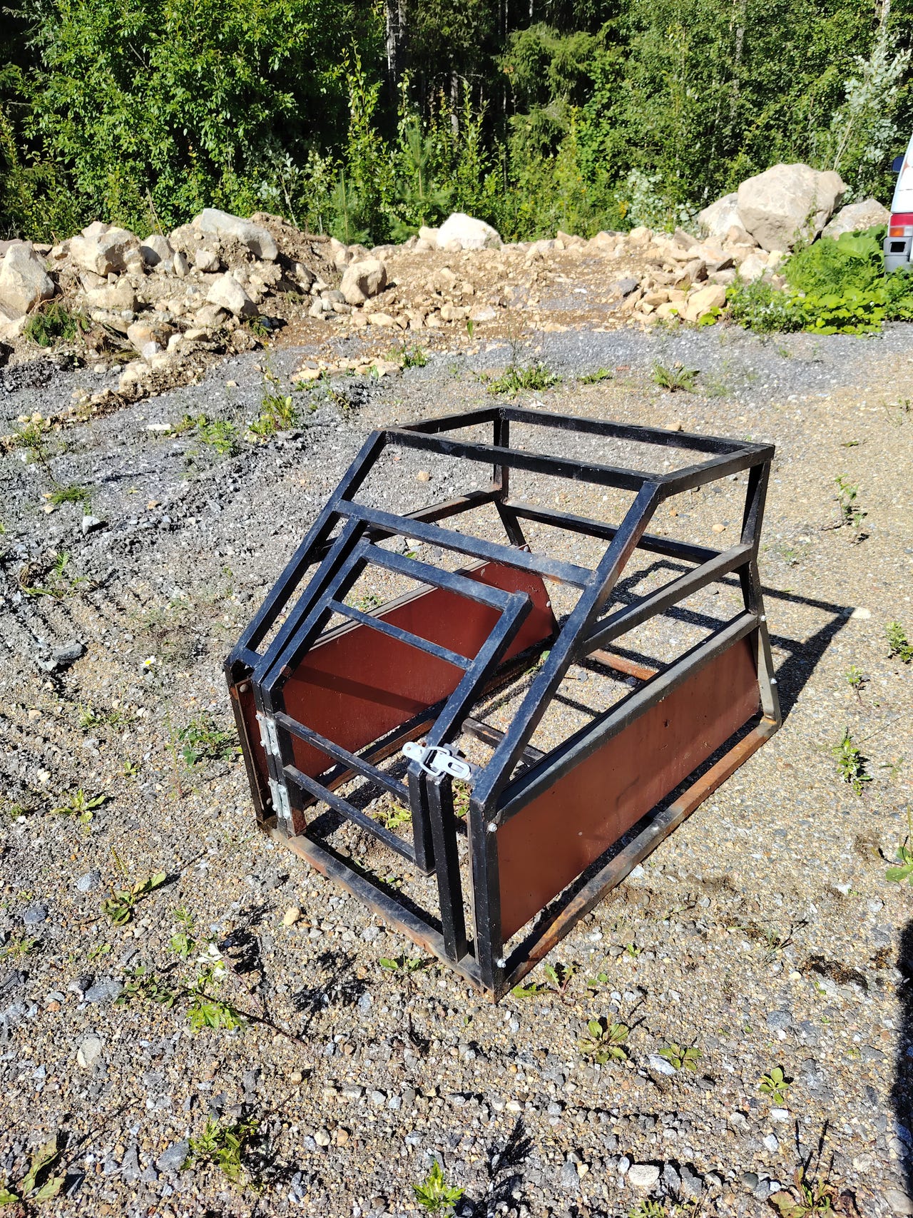 Koiran kuljetushäkki autoon