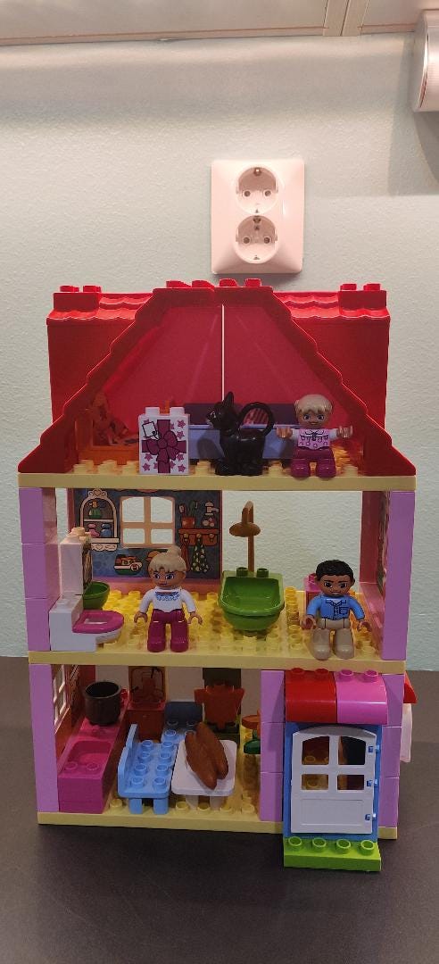 LEGO DUPLO nukkekoti talosetti hahmoilla