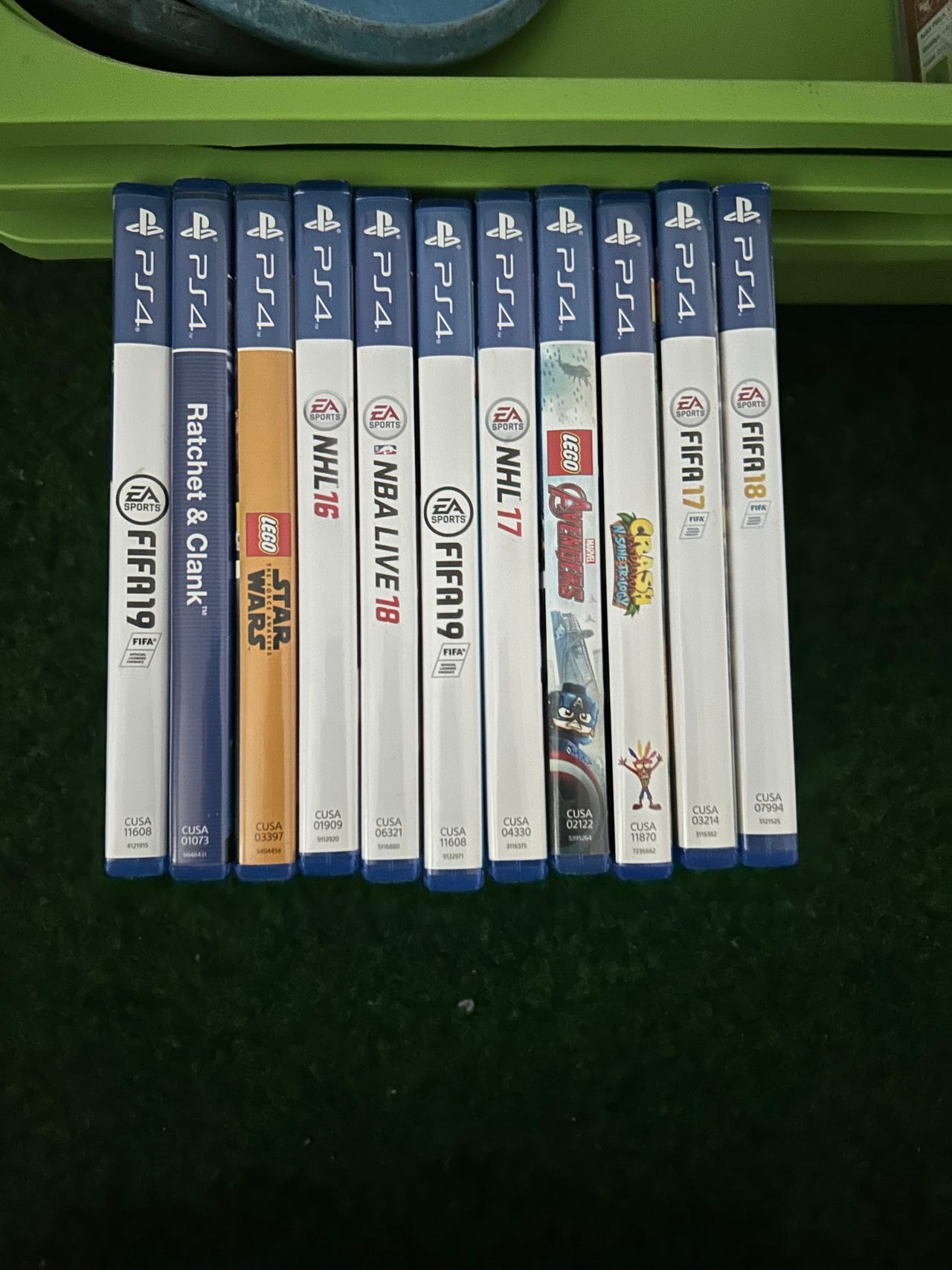 PlayStation 4 pelit FIFA 17-19, NHL 16-17, NBA LIVE 18,