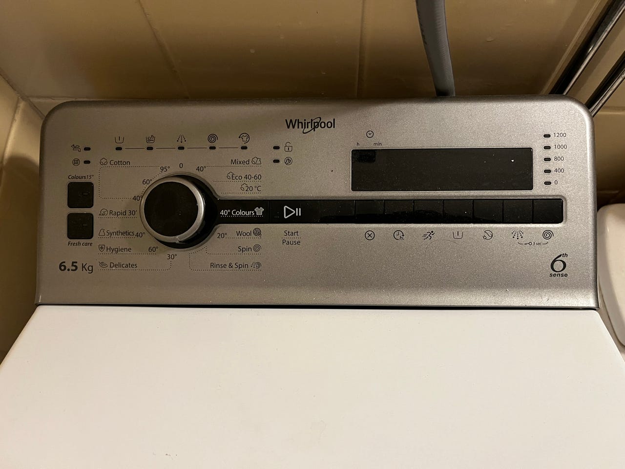 Whirlpool päältä täytettävä pyykinpesukone