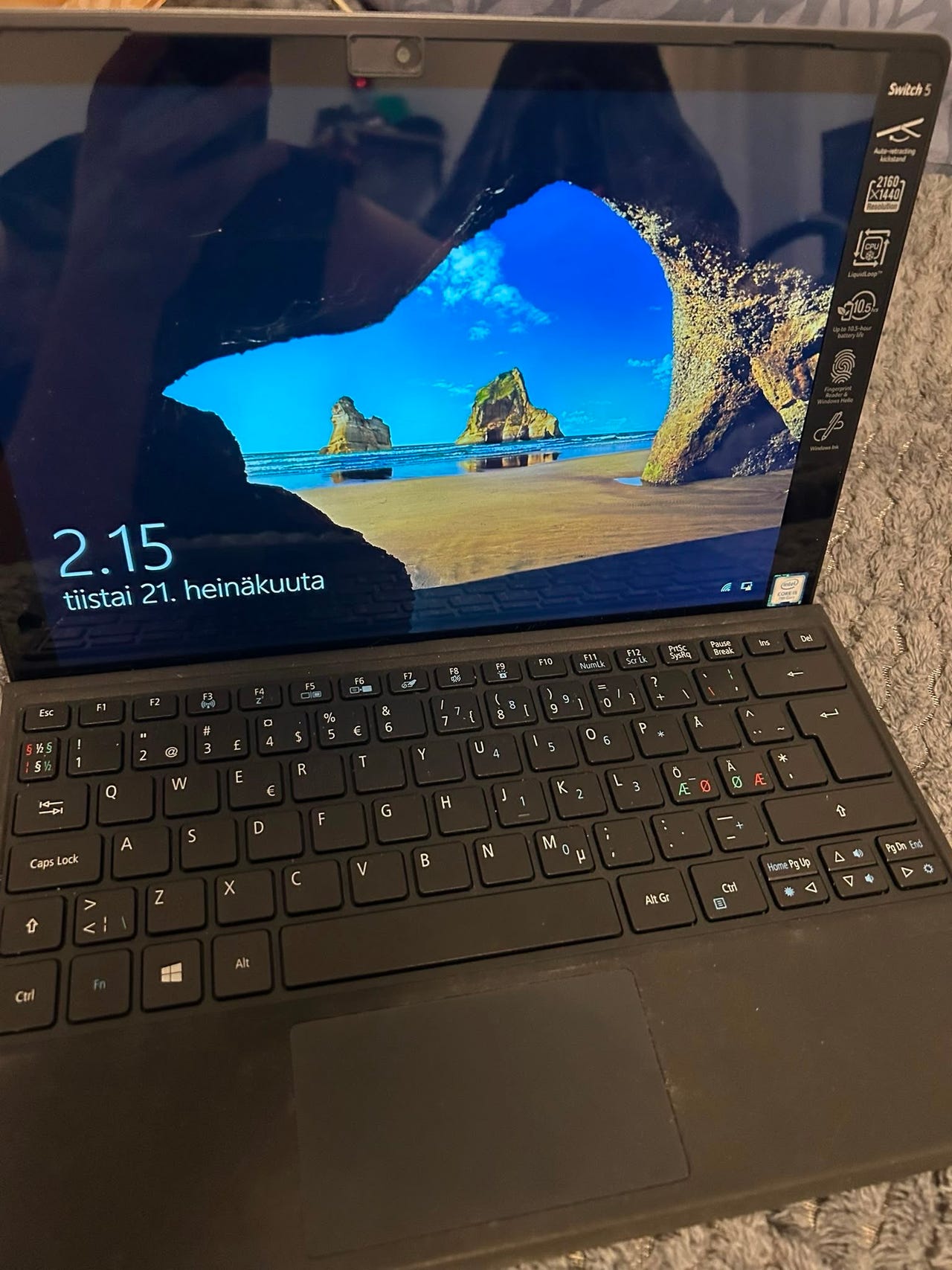 Acer switch 5 2 in 1 tietokone