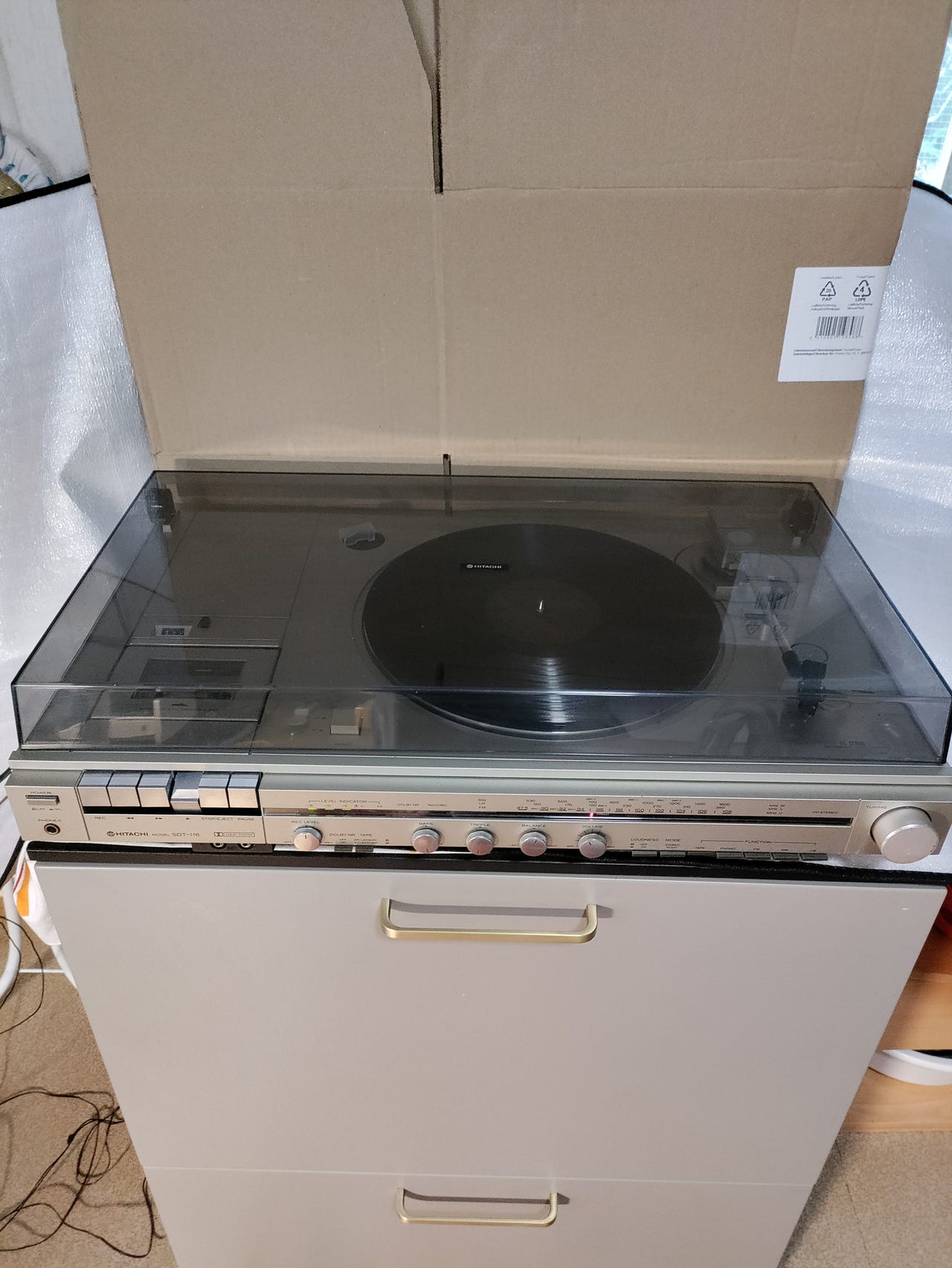 Hitachi LP/Kasetti/Radio/Vahvistin yhdistelmälaite