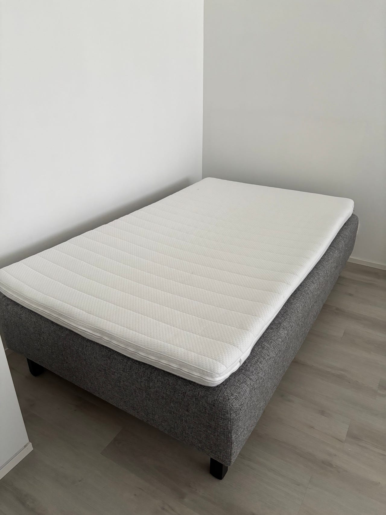 120cm leveä sänky