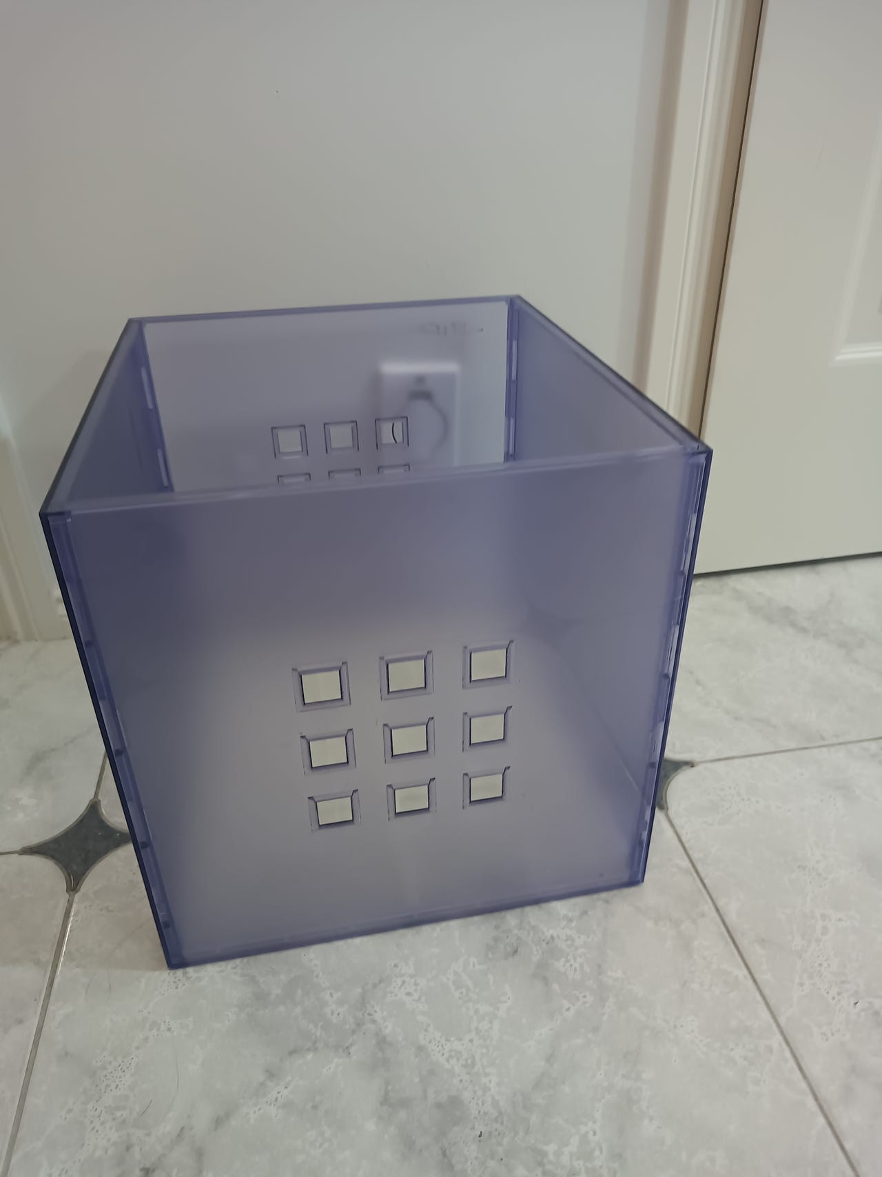 Ikea laatikko hyllykköön