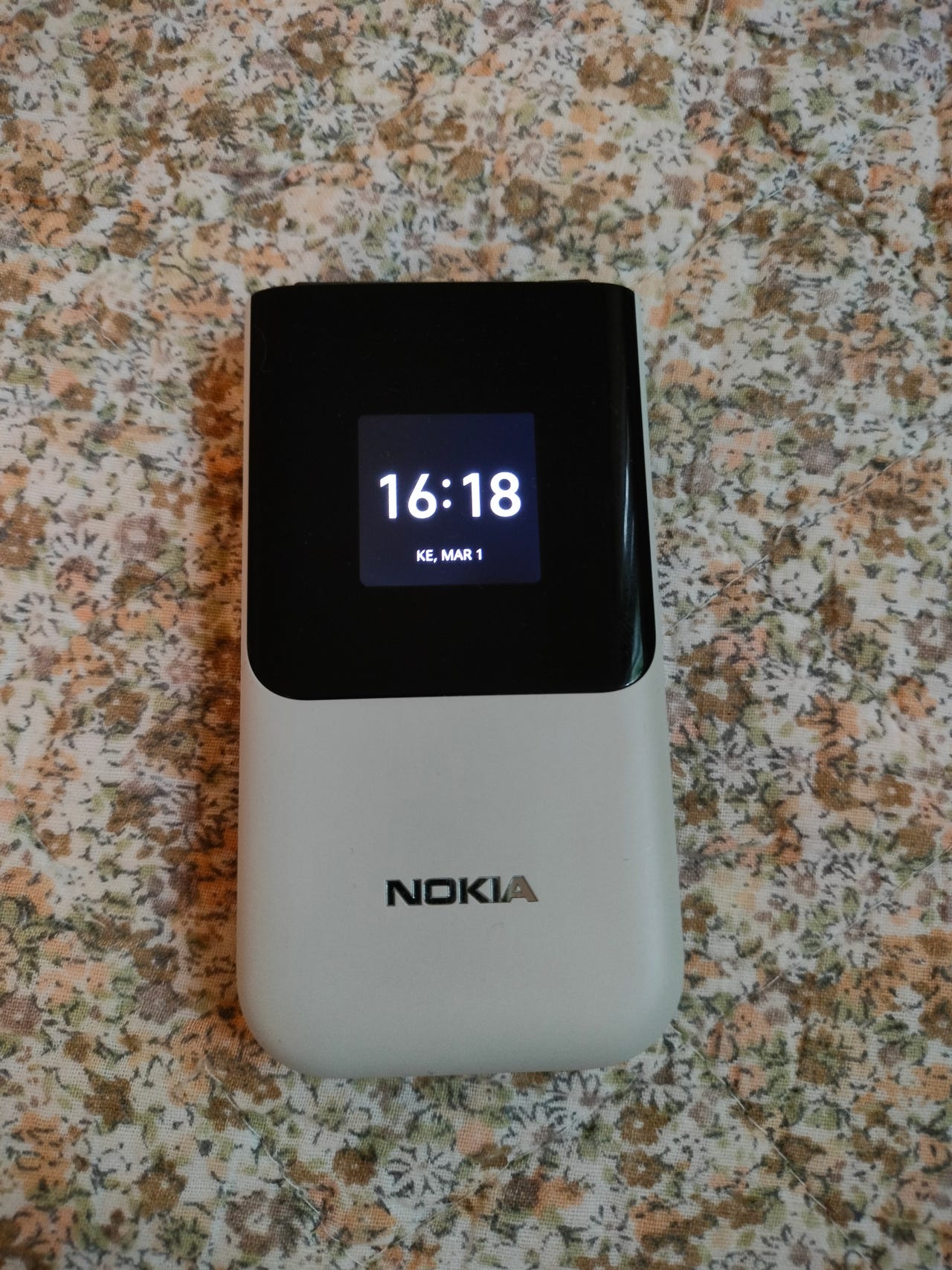 Nokia 2720 Flip