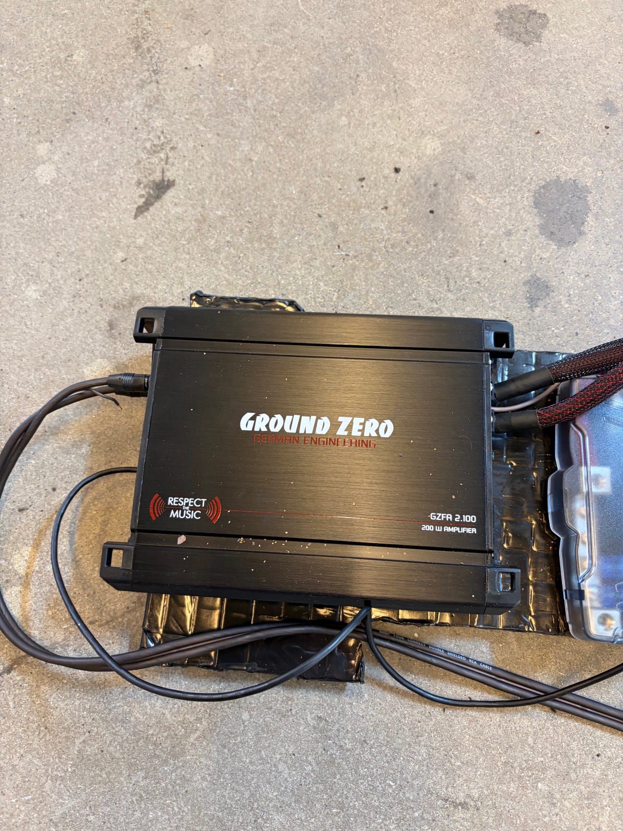 Ground Zero GZHA 2350X auton vahvistin