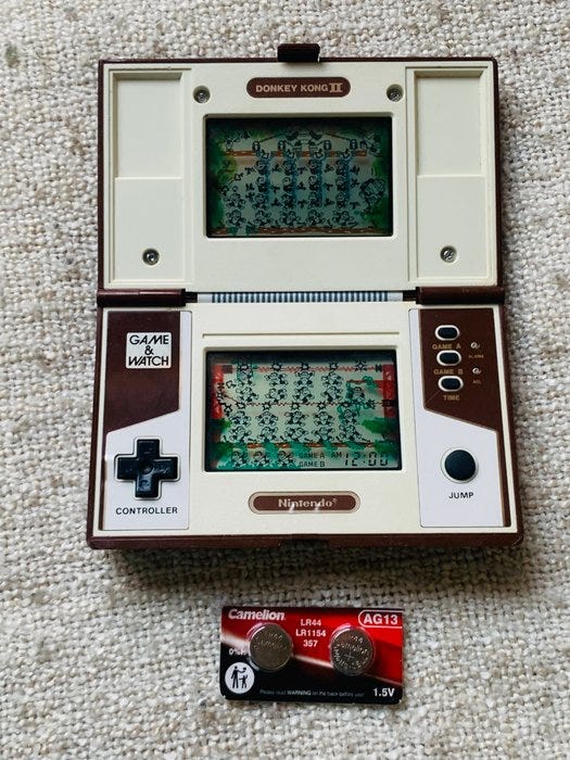 Nintendo - Game & Watch - Donkey Kong II (JR-55) - Kädessä pidett