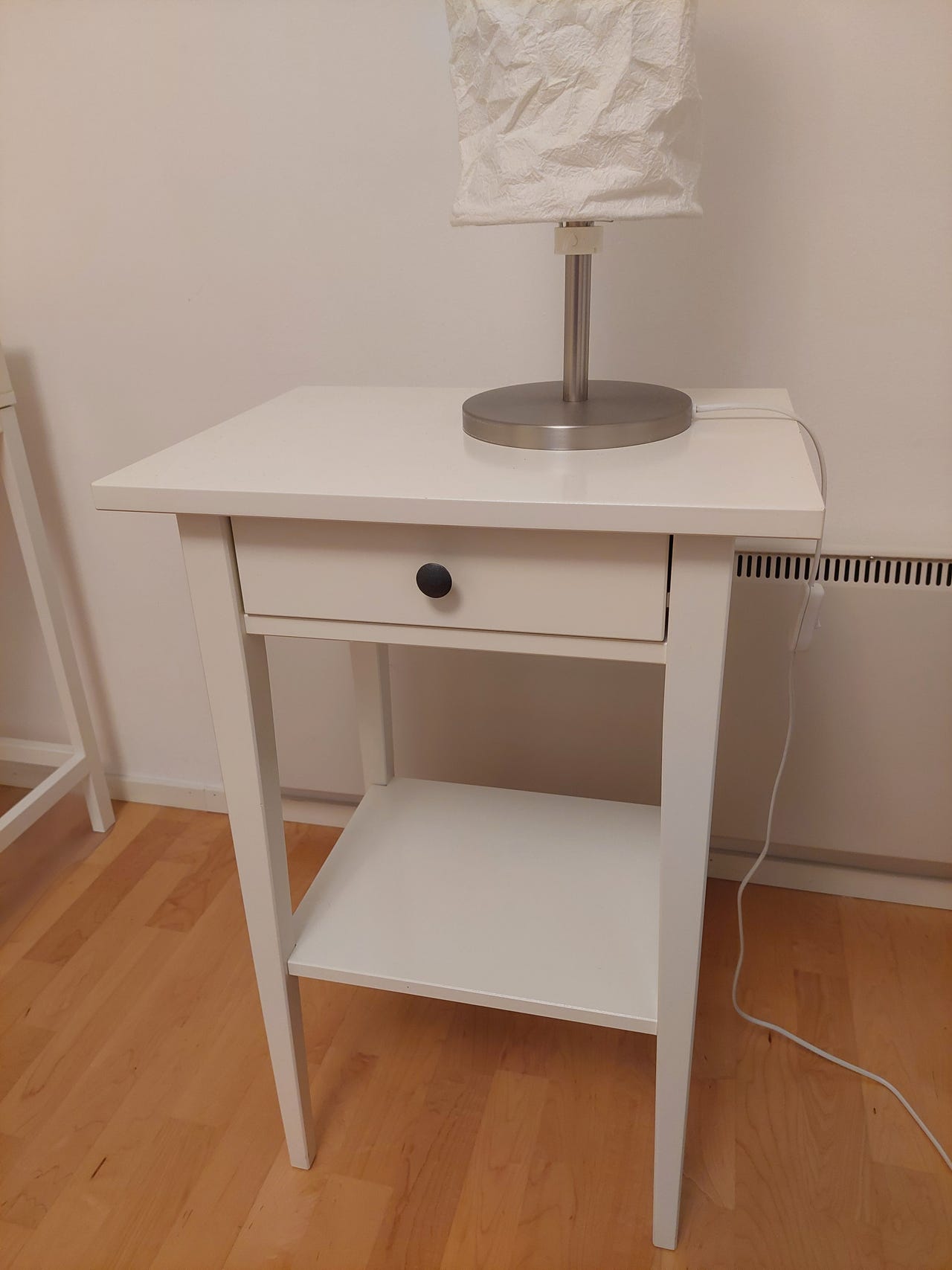 Ikea yöpöytä