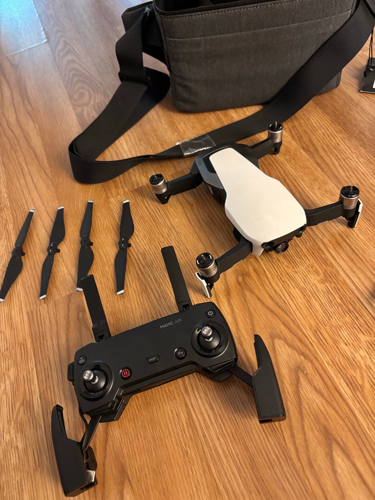 DJI Mavic Air -kamera drone kaukosäätimellä