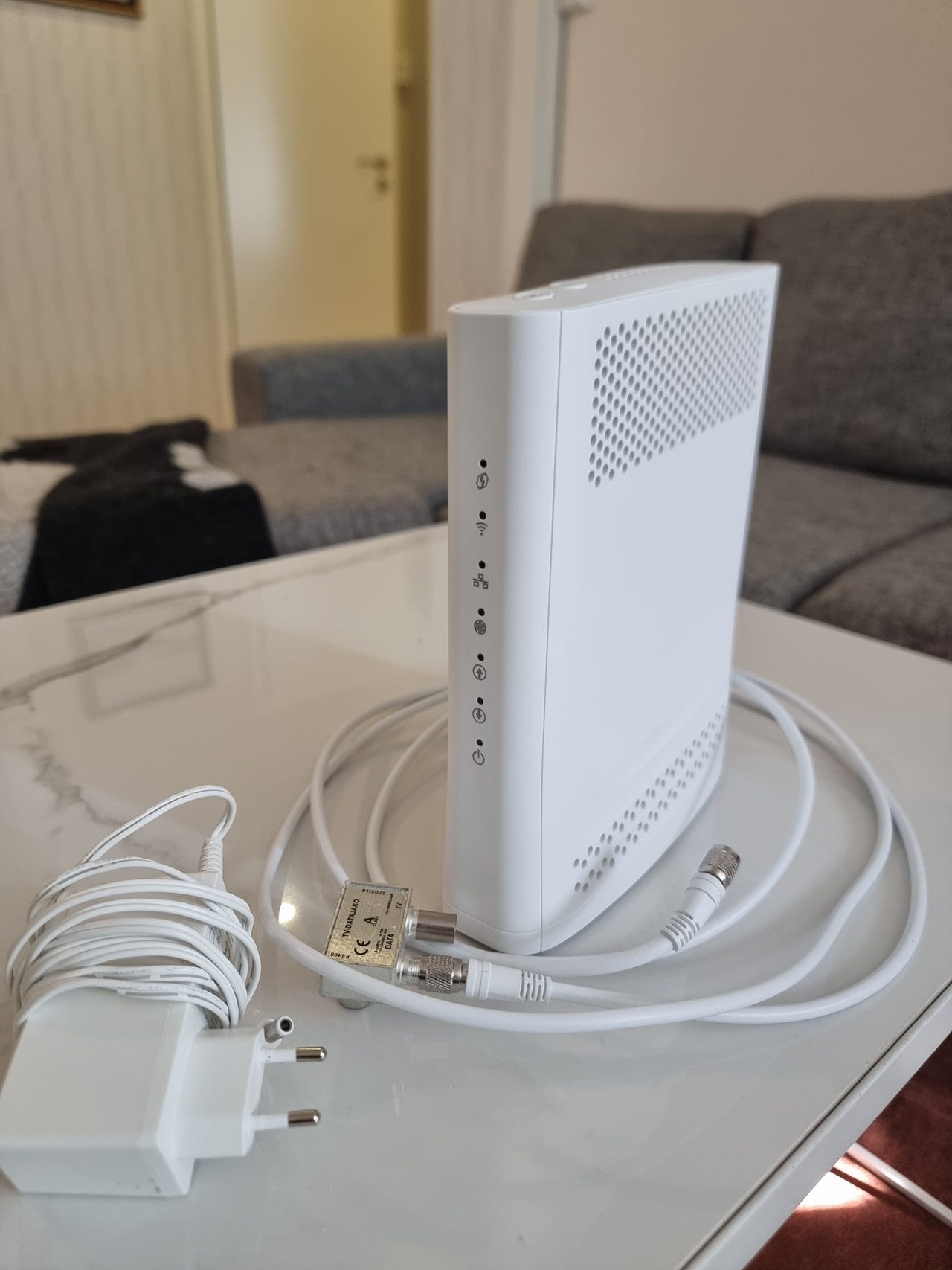 DNA Kaapelimodeemi WiFi 6 F-3896