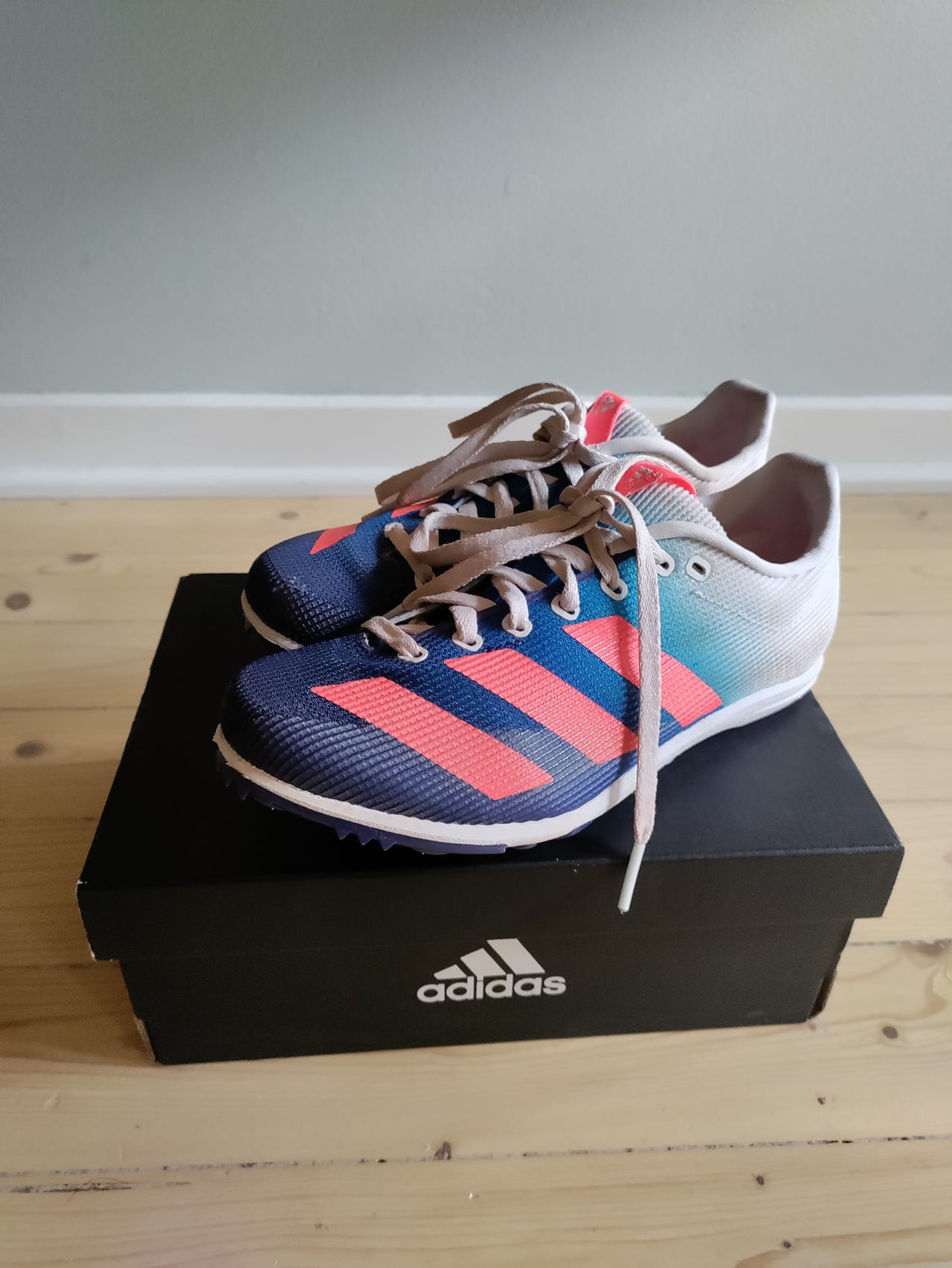 Adidas allroundstar piikkarit 34