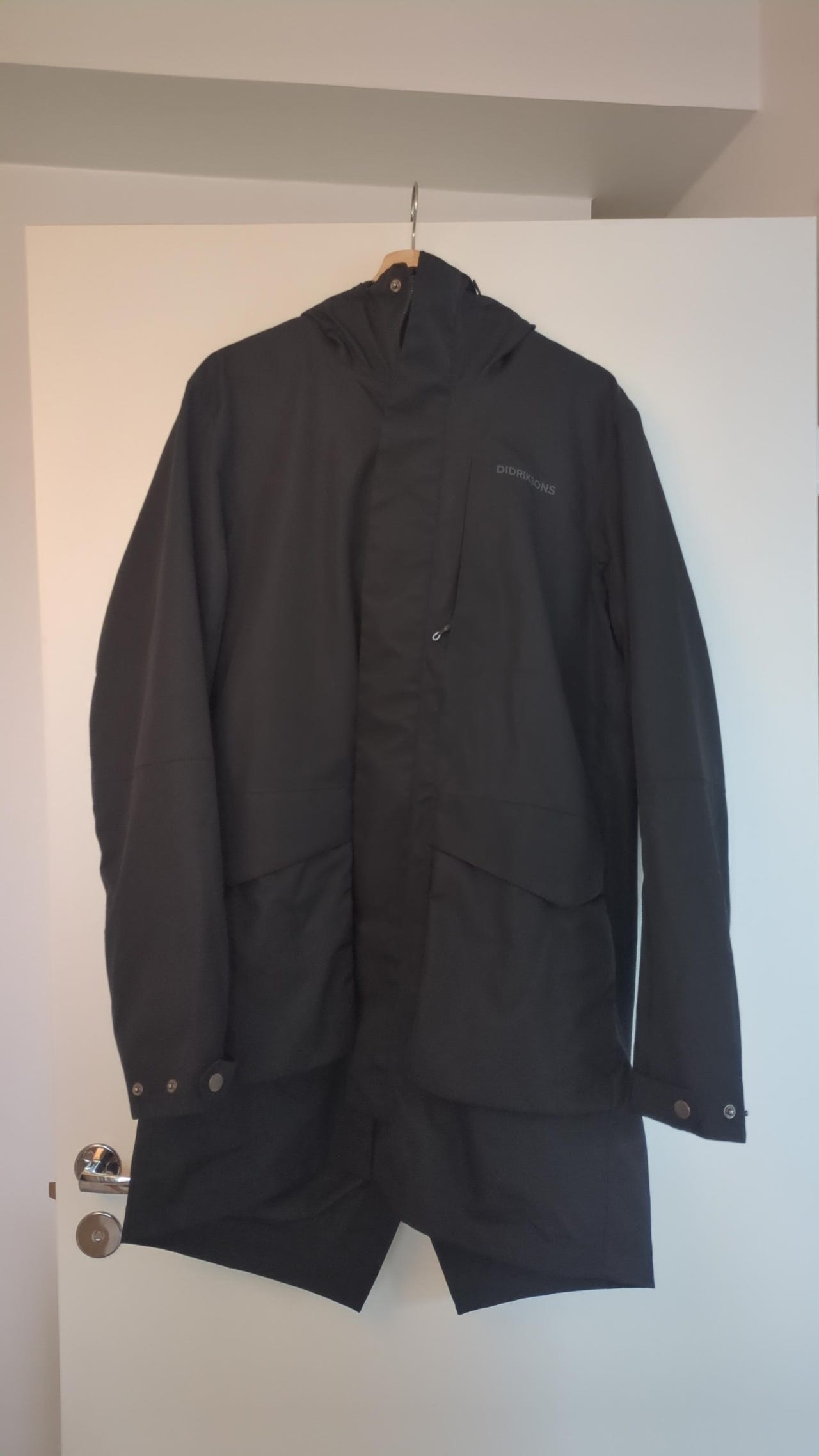 Didriksons Andreas Parka takki M musta 100% vedenpitävä