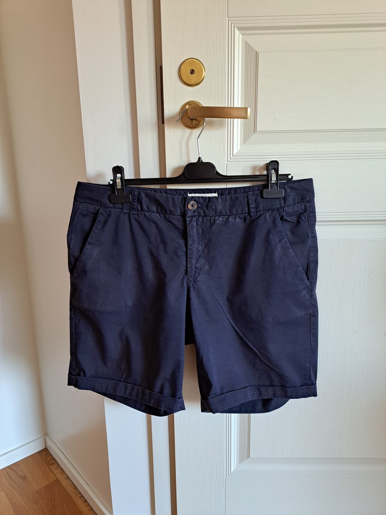 Shortsit koko 44