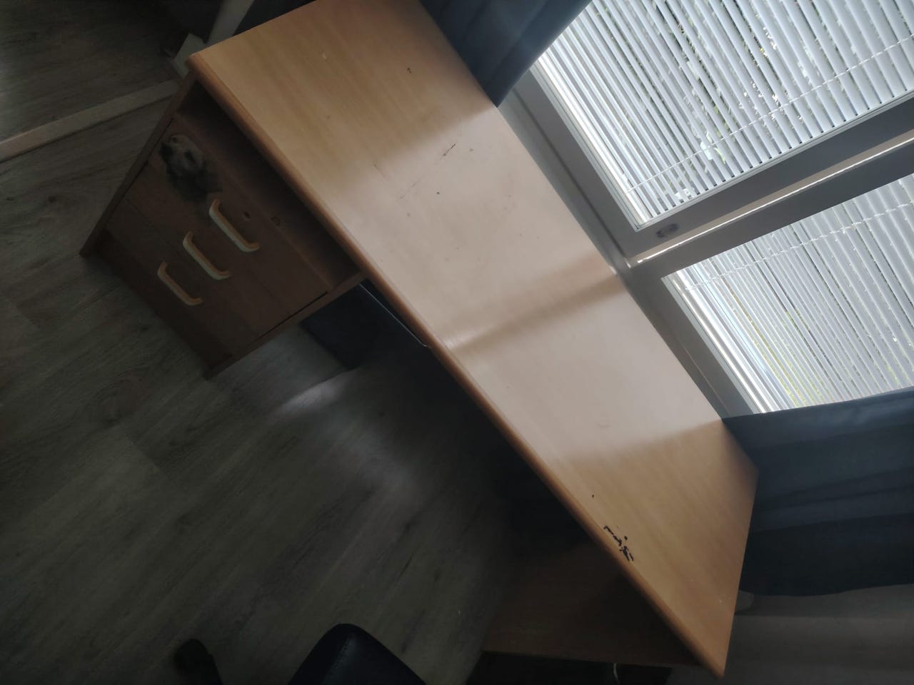 Annetaan tietokonepöytä