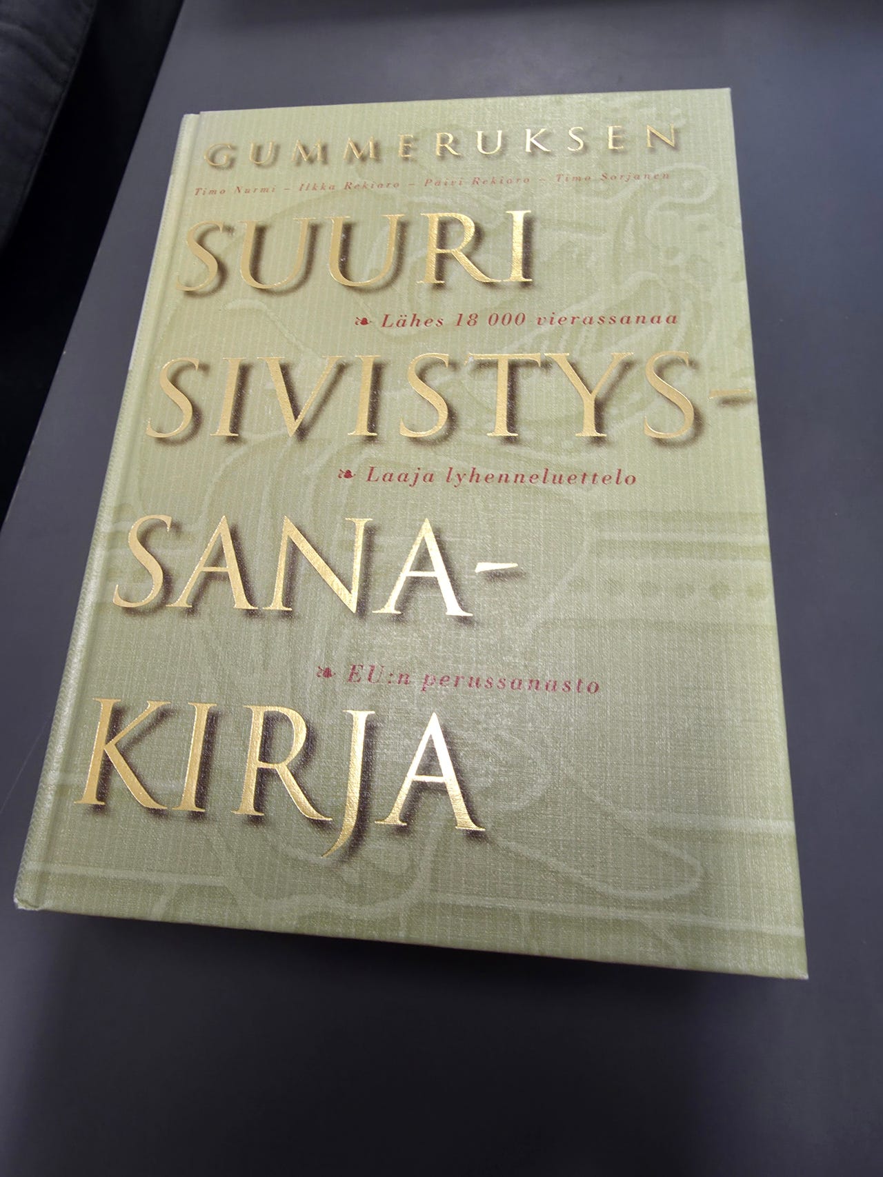 Gummeruksen suuri sivistyssanakirja