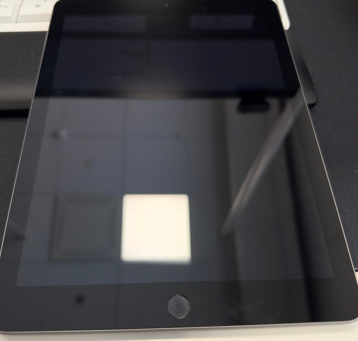 Apple iPad 6 sukupolvi tabletti 32 GB hopea