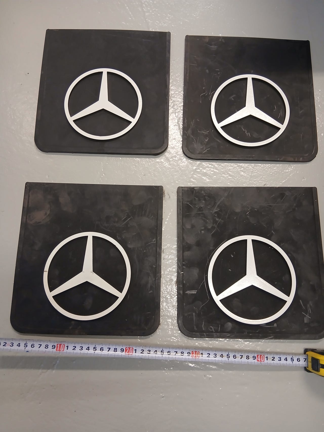Mercedes-Benz roiskeläpät paketti 4 kpl