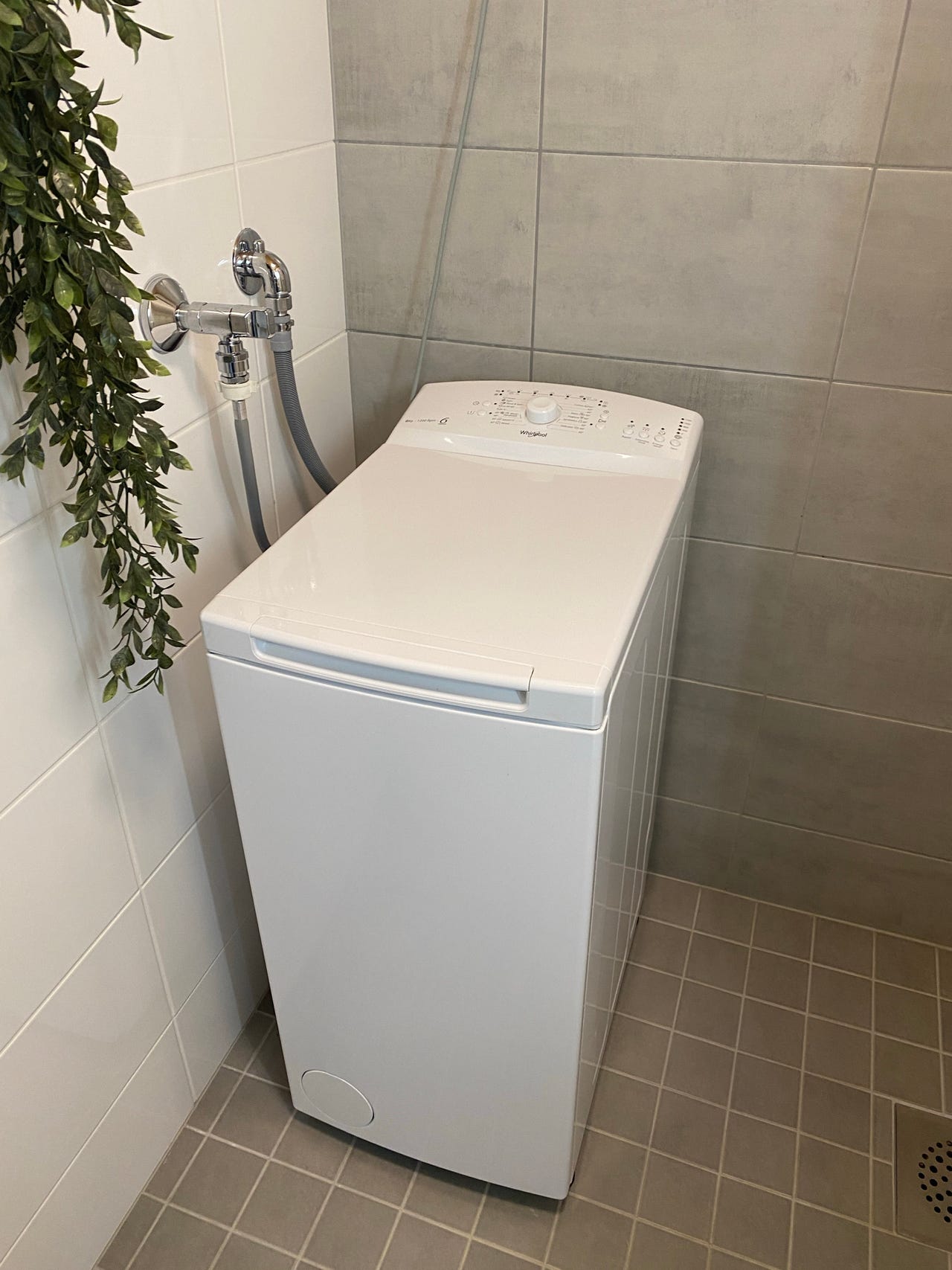 Whirlpool päältä täytettävä pesukone valkoinen