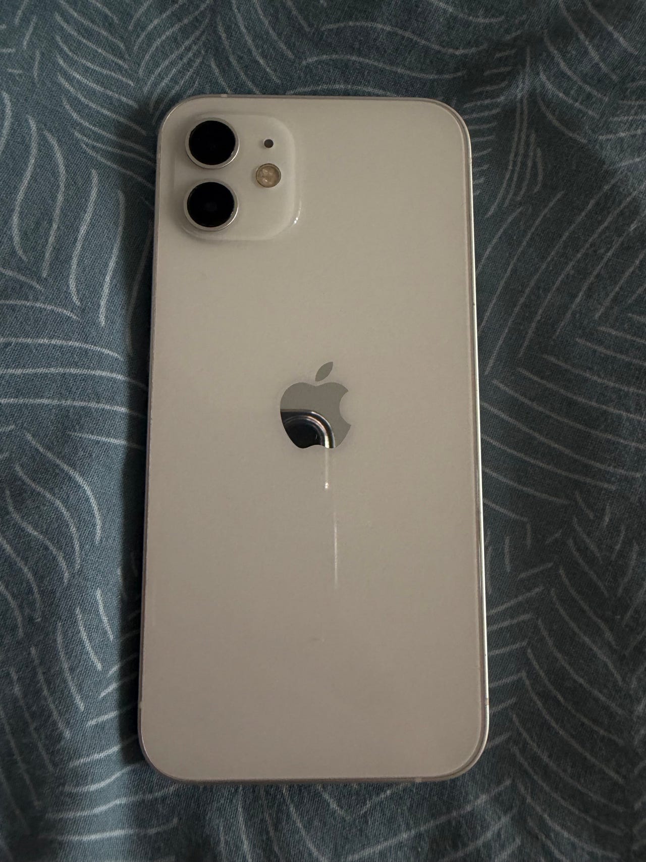 Apple iPhone 12 64 GB valkoinen | Tori