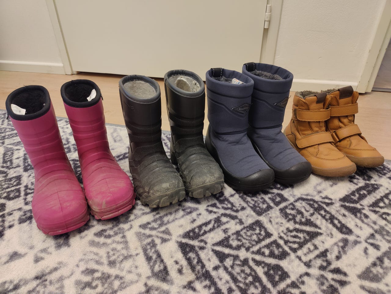 Nokia Winter light, viking, Kuoma ja Froddo kengät 26-28