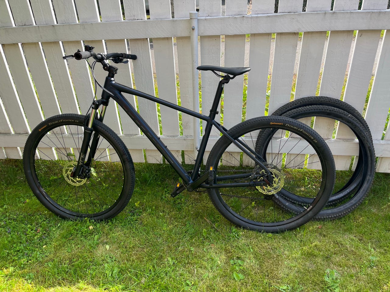 White XC Comp 25 maastopyörä