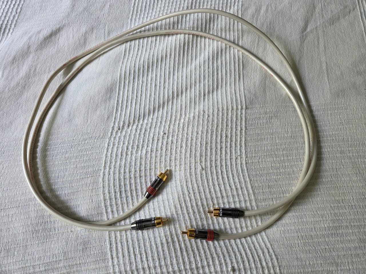 2 x Qed Qunex 2 RCA -kaapeli (1 m)