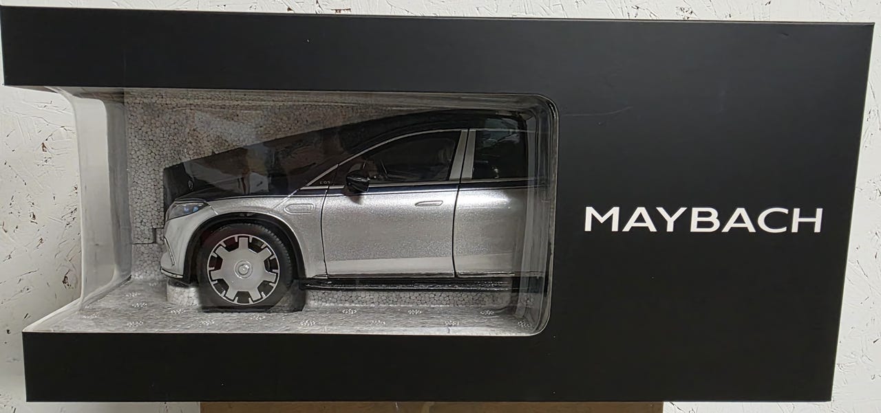 Mercedes-Maybach EQS 680 SUV 1:18 pienoismalli