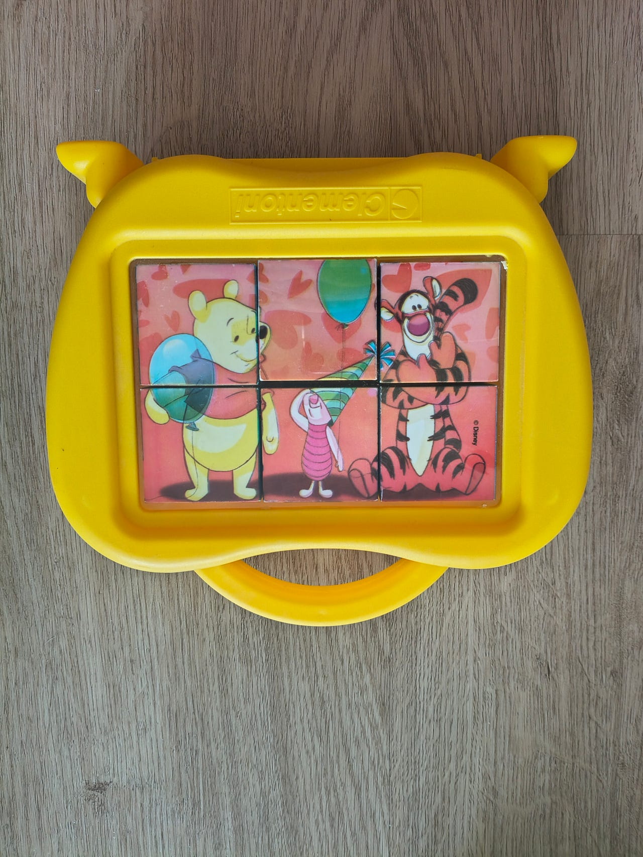 Nalle Puh palikkapalapeli kantolaukussa
