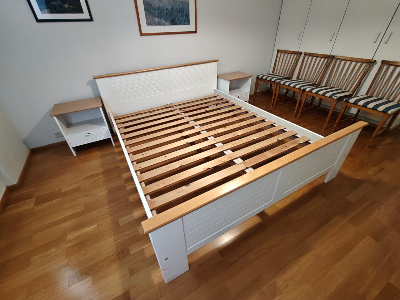 Isku parisänky ja yöpöydät