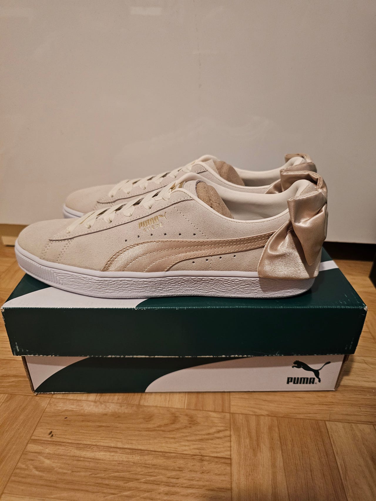Puma suede bow varsity kengät koko 40