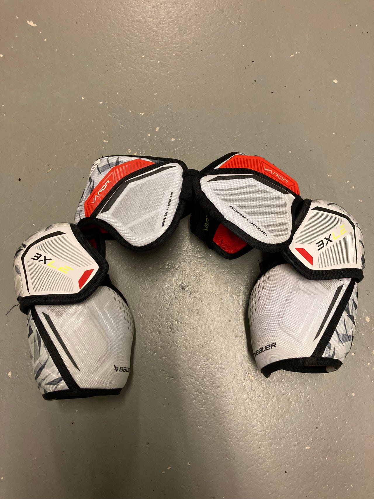 Bauer Vapor 3x kyynärsuojat